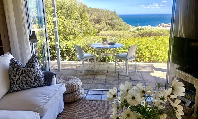 Hout Bay Cottage | Seaside Cottage Retreat: Guest Rated 10/10 with Ocean Views
