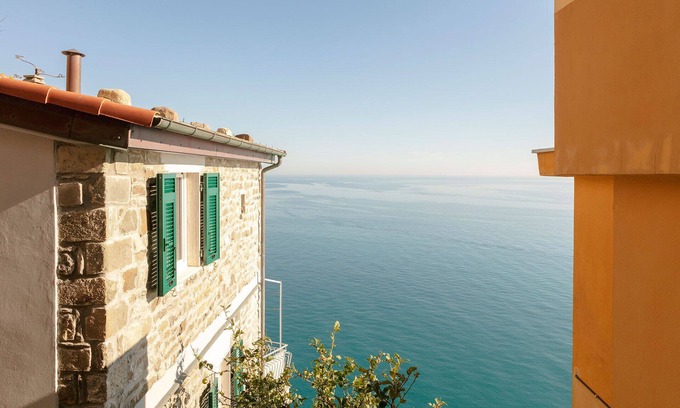 Corniglia Other | Romantic Seaview Double Room with Breakfast & Kitchen