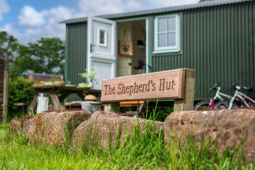 Kenilworth House | Inviting Shepherds Hut Getaway in Kenilworth, Rated 9.6/10