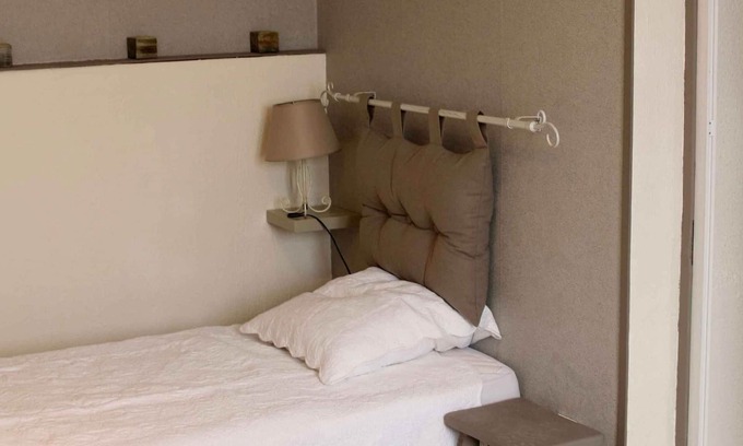 Bully-les-Mines House | Cozy Cottage Retreat for Families with Spa and Breakfast