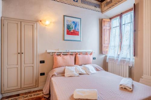 Cascine-La Croce Apartment | Romantic Suite Near Pisa Lucca