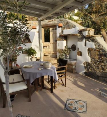 Paros House | Enchanting Oceanfront Cycladic House with Sunset Views