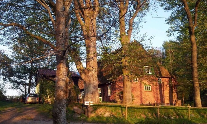 Schnarup-Thumby Apartment | Cozy Thatched Roof House with Family-Friendly Amenities