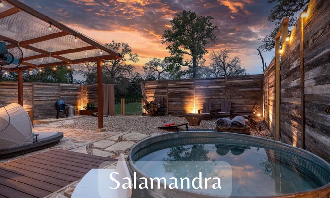 Wimberley Villa | Romantic Retreat with Heated Pool & Hot Tub in Wimberley