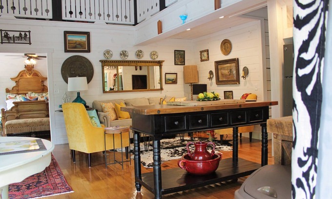 Mentone House | Serene Riverfront Cottage with Pool & Ocean Views, Rated 9.8