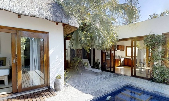 Pereybere House | Romantic Villa with Ocean View, Steps from the Beach