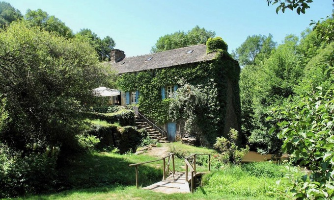 Requista House | Idyllic Watermill Retreat with Spa & Private Pool