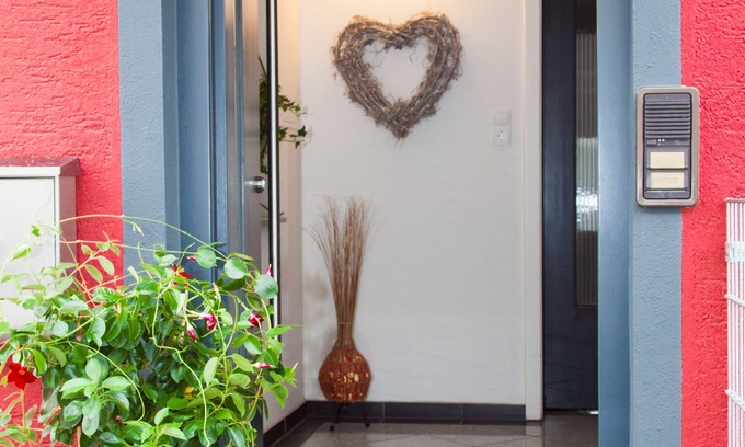 Rust House | Discover Romantica: Family-Friendly Retreat in Rust