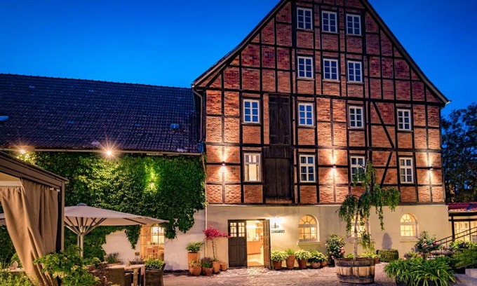 Quedlinburg Hotel | Discover Romantik Hotel am Brühl: Pet-Friendly Oceanfront Retreat