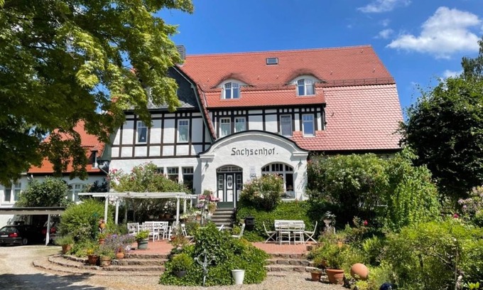 Klingberg Apartment | Romantic Ferienwohnung Sachsenhof with Oceanfront Views