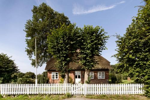 Mohrkirch House | Cozy Thatched House Getaway - Frau Schröders, 4 Stars