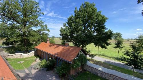 Walmsburg Apartment | Romantic Escape: Idyllic Retreat by the Elbe River