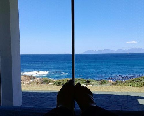 De Kelders Apartment | Discover Romazza Apartment: Pet Friendly with Ocean Views