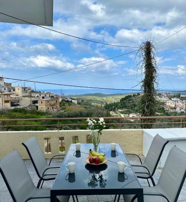 Kournas House | Discover Romanza Kournás: Pet-Friendly Family Retreat