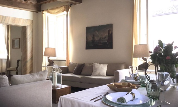 Rione V Ponte Apartment | Elegant Retreat in Rome's Historical Center with Spa & Hot Tub