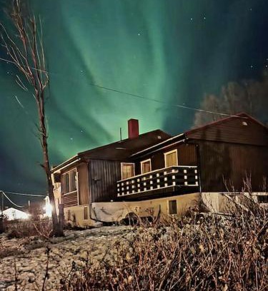 Tromso House | Romslig kystperle med sjel i Skulsfjord Tromsø