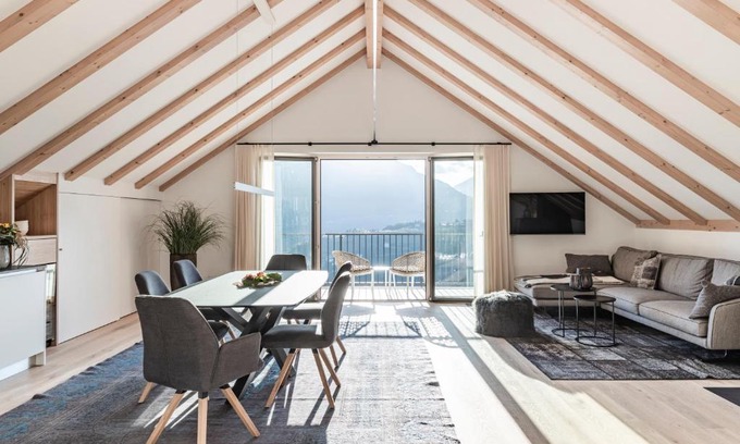 Schenna Villa | Romy & Johannes Guesthouse: Oceanfront Retreat with Spa