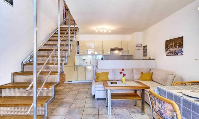 Miholascica Apartment | Guest Rated: Rona Apartment Mateo with Family-Friendly Perks