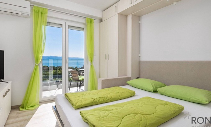 Lovran Apartment | Outstanding Rona Studio Apartment in Tena with Breakfast
