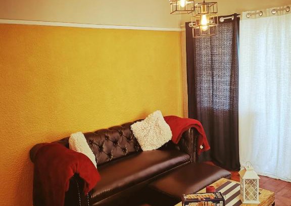 Mowbray Apartment | Budget-Friendly Stay at Rondebosch Mowbray with Kitchen