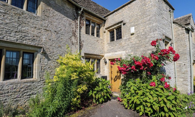 Burford Cottage | Pet-Friendly ROOD COTTAGE: Character Holiday Getaway in Burford