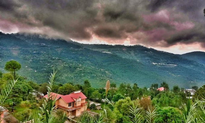 Dhirkot House | Sunrise Room at Roof Top Resort: Family-Friendly Retreat