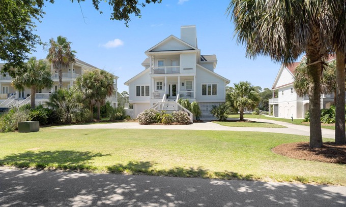 Beaufort House | Rooftop Retreat with 360 Views Near Beach Access