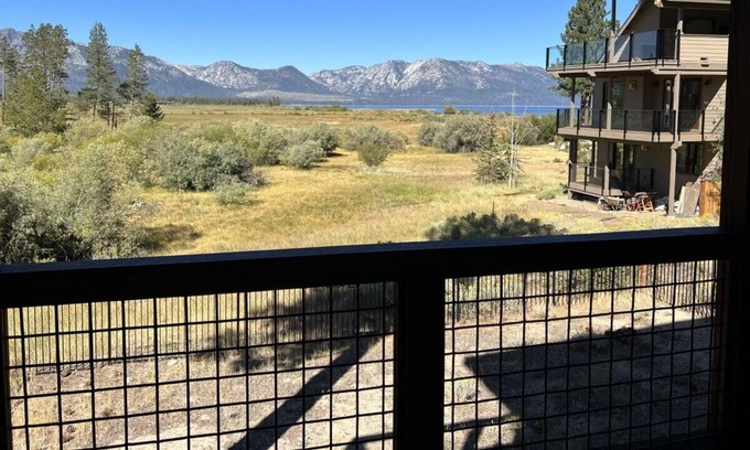 Al Tahoe House | Scenic Rooftop Deck with Hot Tub and Games Over Lake Tahoe