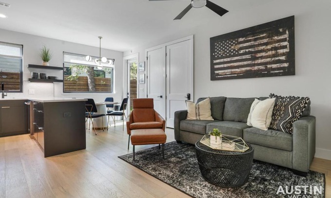 Blackshear-Prospect Hill House | Relax by Rooftop Fire Pits Near DT Rainy St & Putting Green