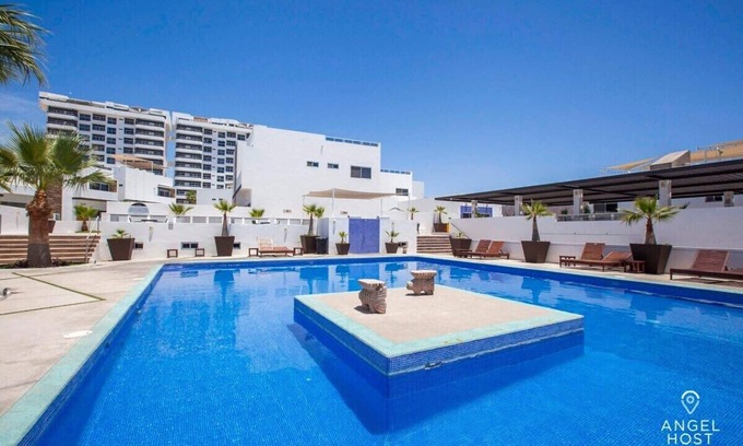 La Paz House | Family-Friendly Retreat: Pool, Beach & BBQ Just 5 Mins Away!