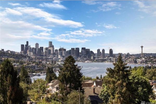 Wallingford House | Rooftop Retreat: 3BR with Waterview & Private Garden