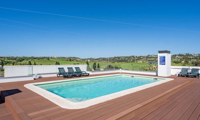 Funchal Apartment | Rooftop pool, balcony and AC