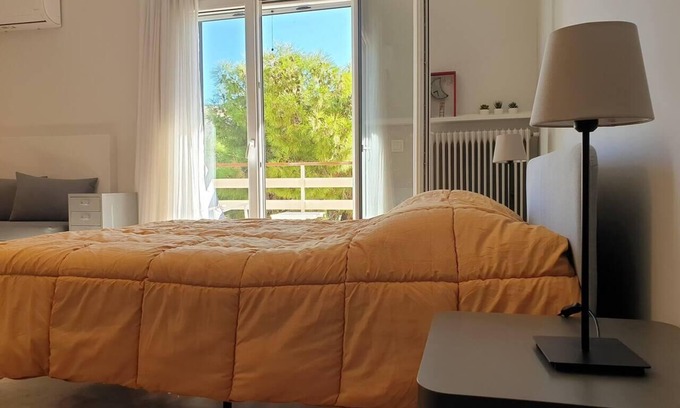 Papagou-Holargos Apartment | Top-Rated Rooftop Studio Apt Near Metro Cholargos