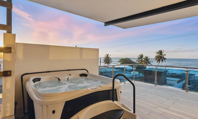 Arecibo Pueblo House | Rooftop with jacuzzi and panoramic sea views
