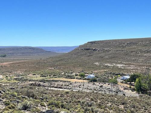 Karoo Hoogland Cabin | Top-Rated Rooikloof Guest Farm: Perfect for Families