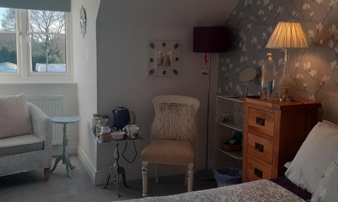 Birdham House | Exceptional Rookery View: Wheelchair Accessible Retreat