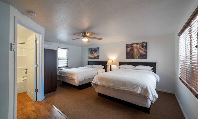 Indian River Apartment | Relaxing Retreat at Inland Lakes Motel, Indian River, MI