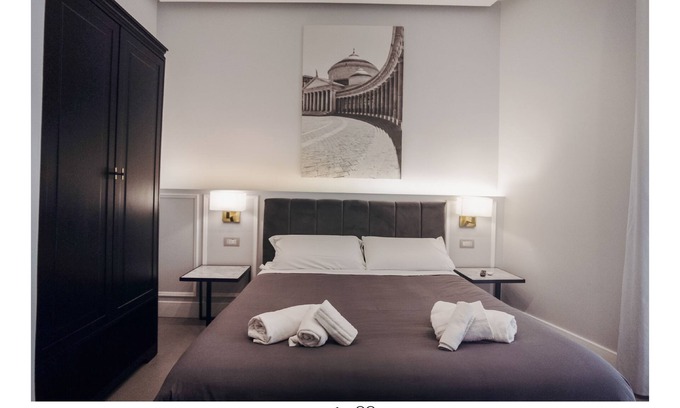 Quartieri Spagnoli Bed & Breakfast | Delightful King Superior Room with Balcony & Spa Access