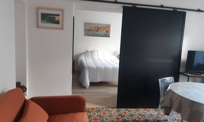 Vedene Apartment | ROOM 10 MNS AVIGNON 30 M2, AIR-CONDITIONED INDEPENDENT ENTRANCE PRIVATE PARKING