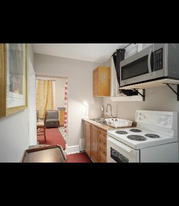 Centretown House | Cozy Room #2 in Downtown Ottawa for Budget Travelers