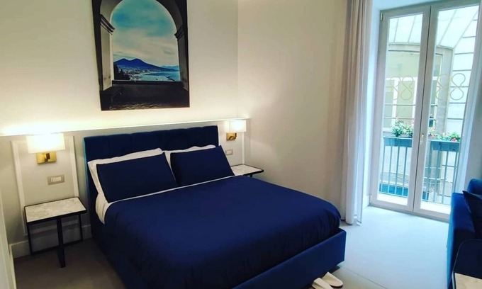 Quartieri Spagnoli Bed & Breakfast | Top-Rated Room 2 - Triple De Luxe with Kitchen & Breakfast