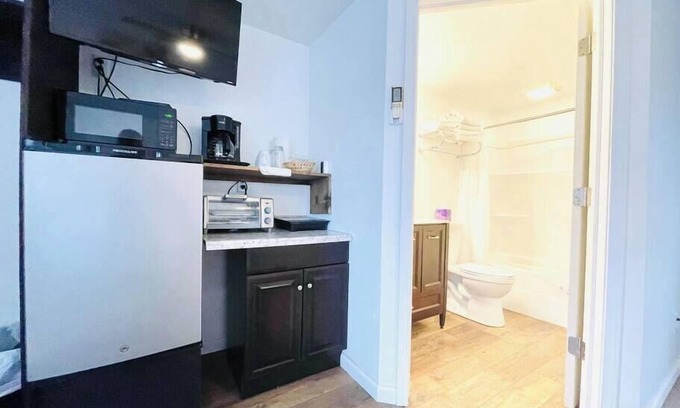 Indian River House | Cozy Room 3 at Inland Lakes Motel, Ideal for Families