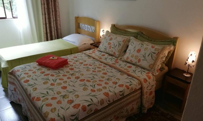 Penedo Hotel | Inviting Guesthouse Surrounded by Nature in Central Location