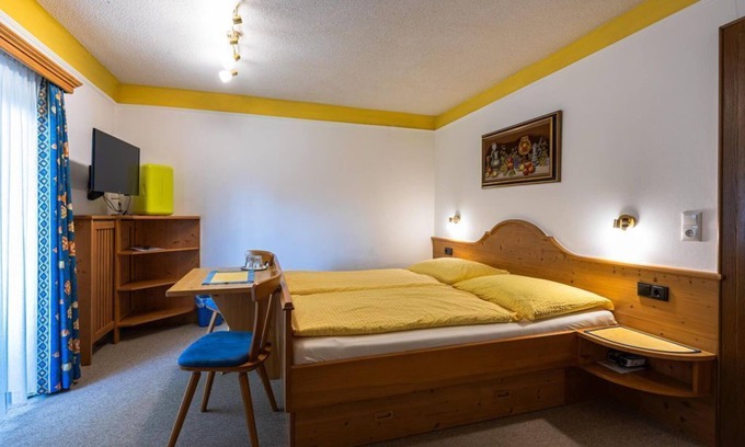 Schuttdorf Cottage | Comfortable Stay at Guesthouse Bleiweis-Zehentner