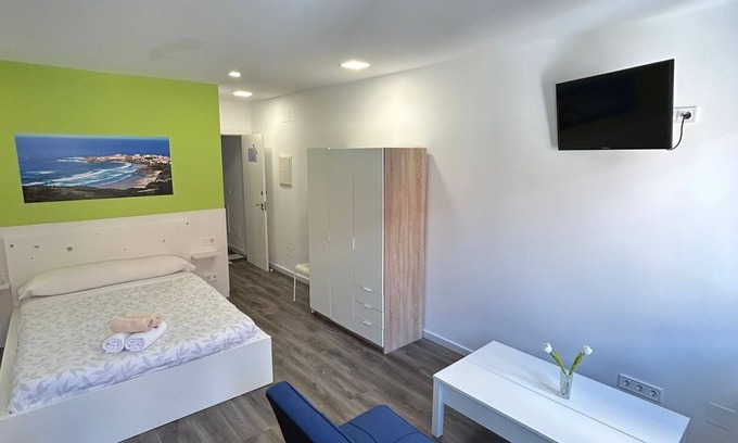 Quintans House | ROOM 3 WITH STREET VIEW