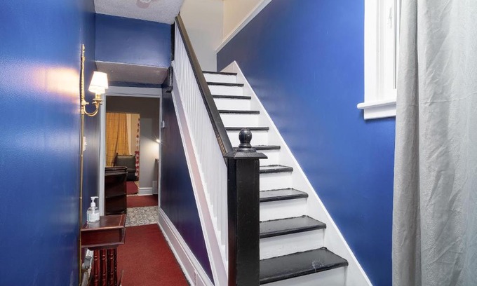 Centretown House | Premier Room #4 in Downtown Ottawa - Guest Rated 10/10