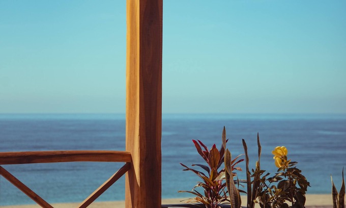 Isla Navidad Apartment | Relaxing Oceanfront Condo with Pool and Spa for 4 Guests