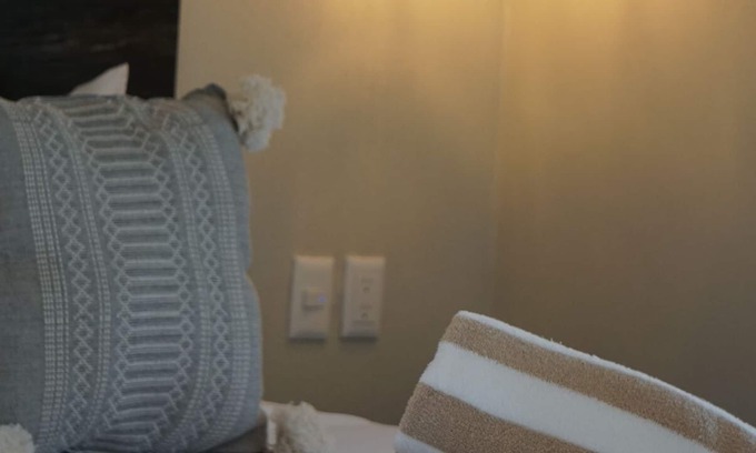 Isla Navidad Apartment | Romantic Oceanfront Condo with Pool and Kitchen Amenities