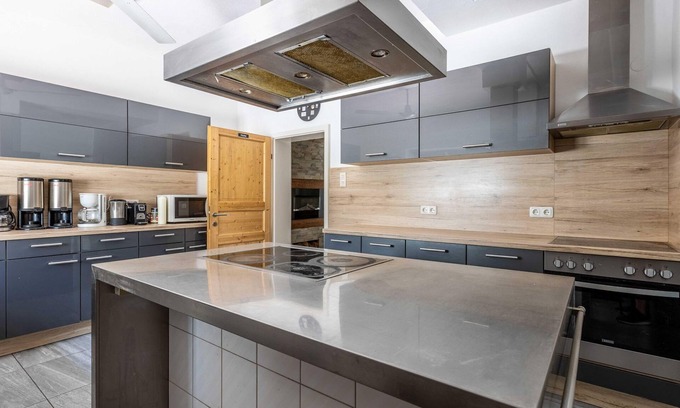 Ellmau Apartment | Cozy Room 8 at Hartkaiser: Family & Pet Friendly Retreat