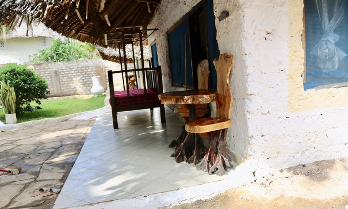 Mombasa House | Relaxing Beach Retreat: Guest Room at Diani Beach Kenya